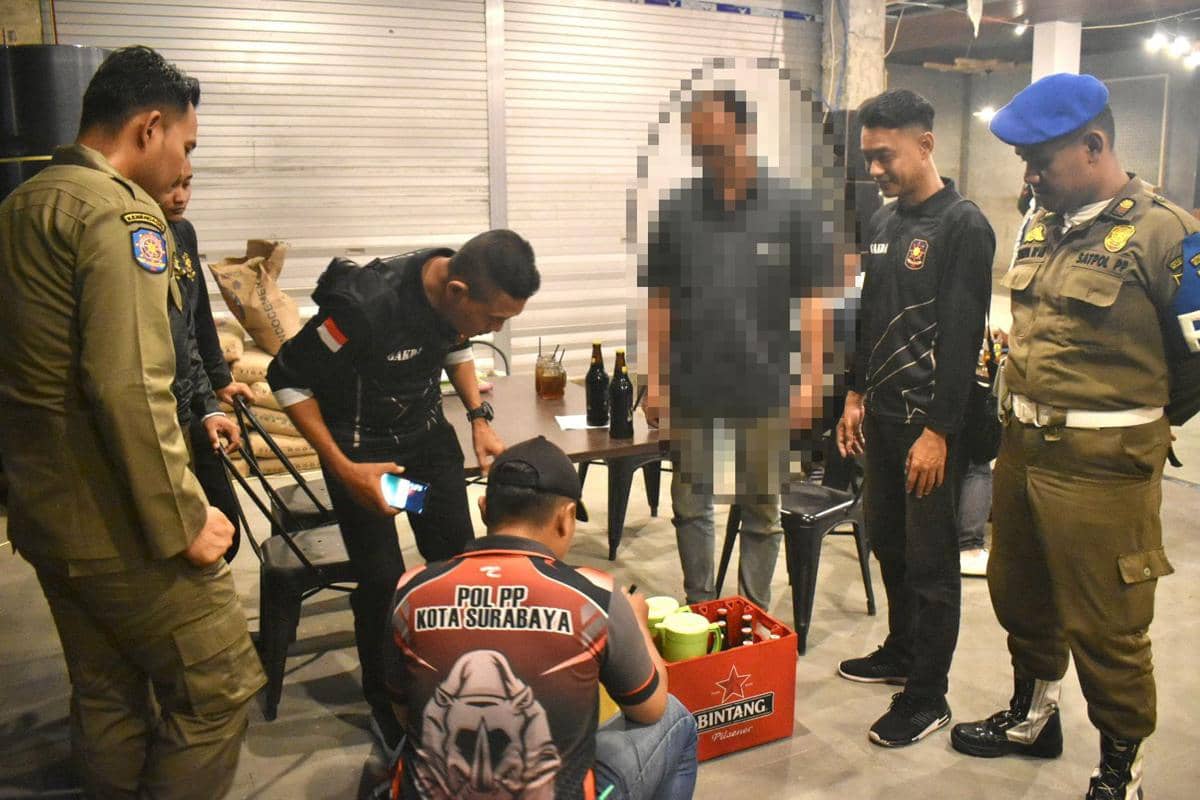 Dua Resto di Surabaya Ini Nekat Jual Alkohol Saat Ramadan