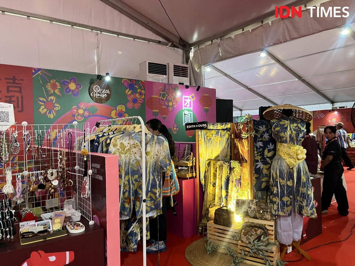 Festival Imlek Nasional pada Minggu (22/2/2026) di Lapangan Banteng, Jakarta Pusat (IDN Times/Nisa Zarawaki)