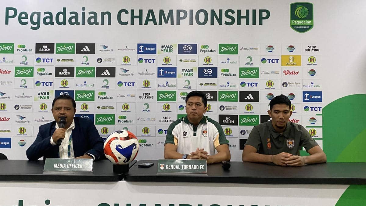 Pelatih Kendal Tornado FC, Stefan Keeltjes