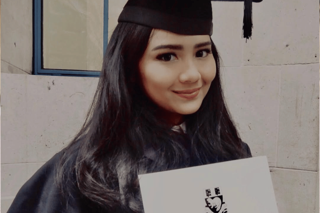 potret Gita Gutawa saat wisuda