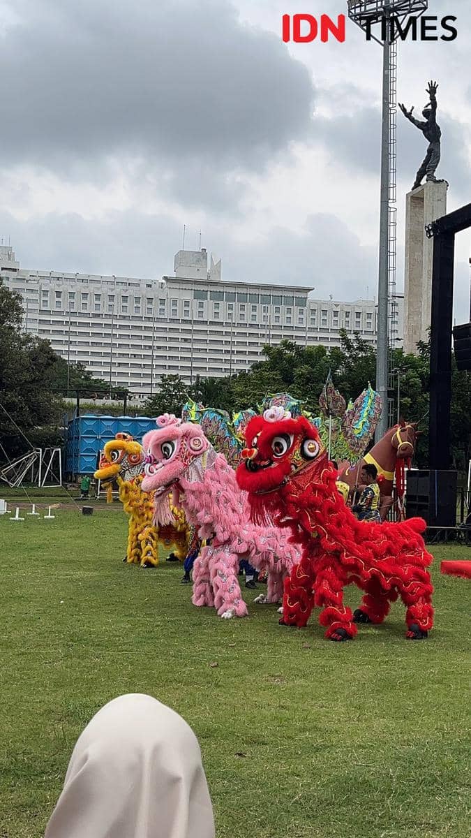 Festival Imlek Nasional pada Minggu (22/2/2026) di Lapangan Banteng, Jakarta Pusat (IDN Times/Nisa Zarawaki)