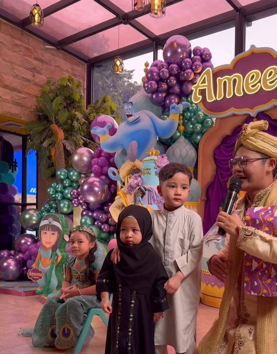 Pesta ulang tahun ke-4 Ameena Atta