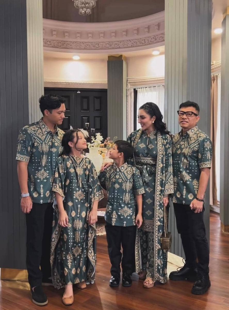 keluarga Anang dan Ashanty saat ke ulang tahun Ameena