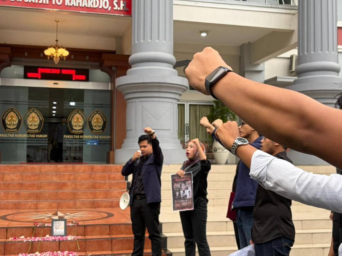 BEM FH Undip Gelar Aksi Reformasi Polri, Buntut Tewasnya Remaja 14 Tahun