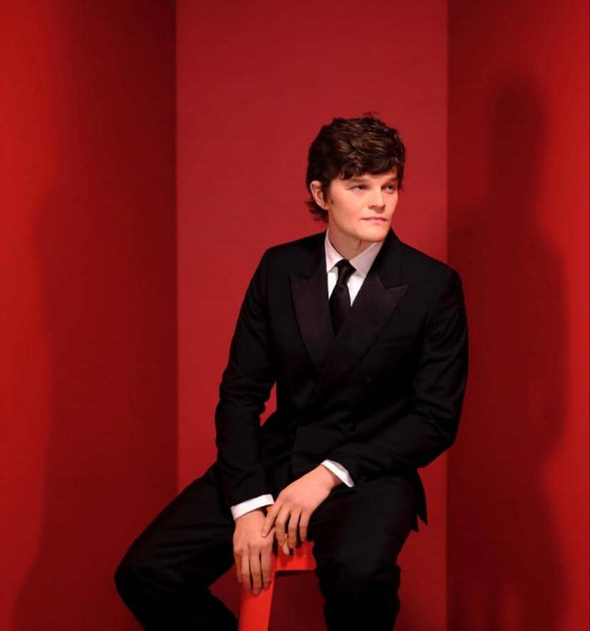 potret Robert Aramayo 