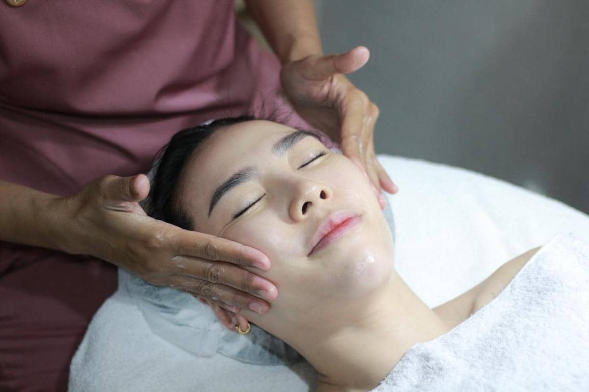 potret perawatan di Miracle Aesthetic Clinic