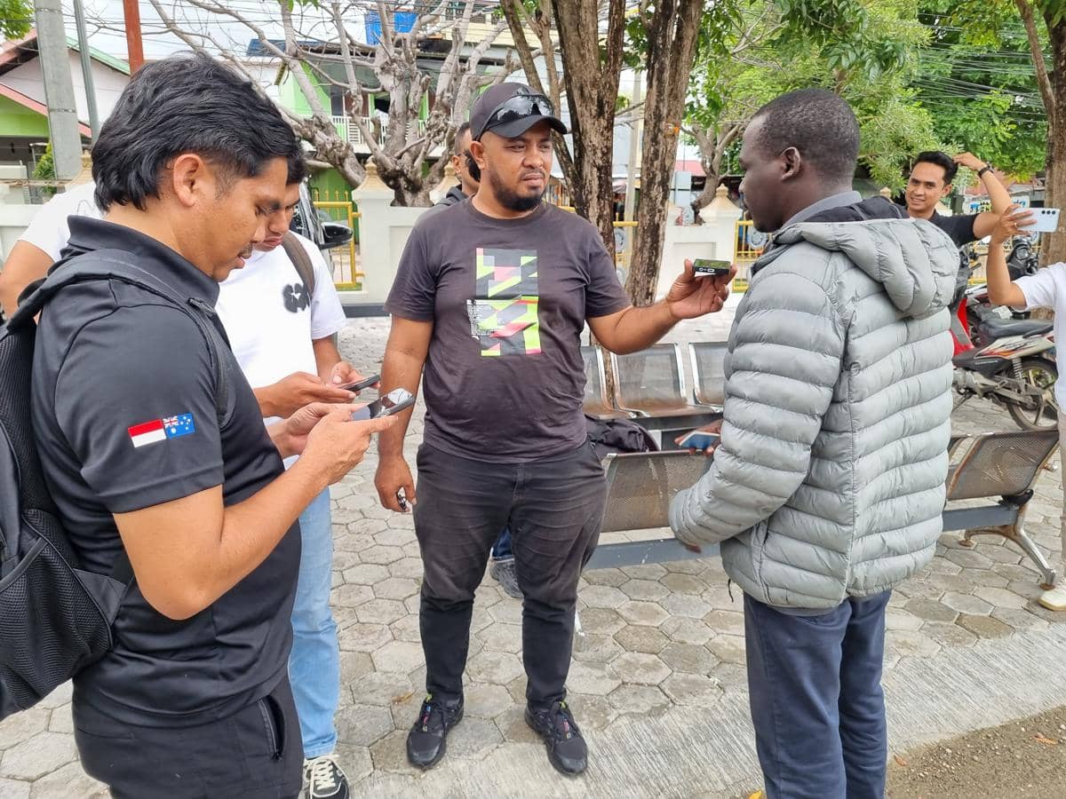 Polisi amankan warga Uganda nekat ke Australia dengan sewa kapal nelayan. (Dok Polres Rote Ndao)