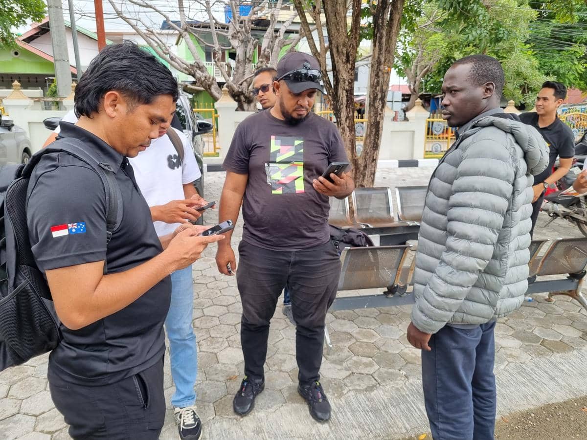 Polisi amankan warga Uganda nekat ke Australia dengan sewa kapal nelayan. (Dok Polres Rote Ndao)