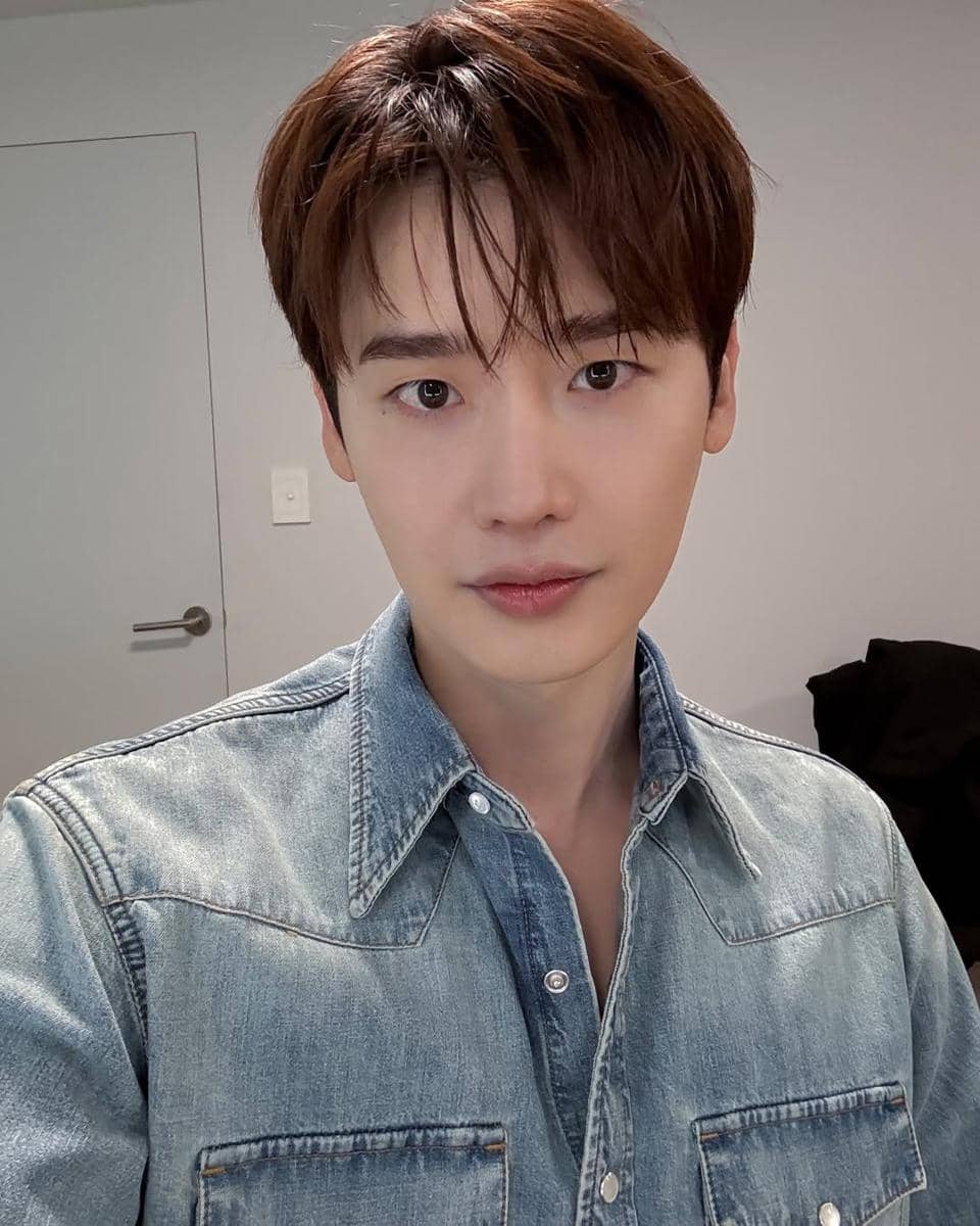 Potret Lee Jong Suk