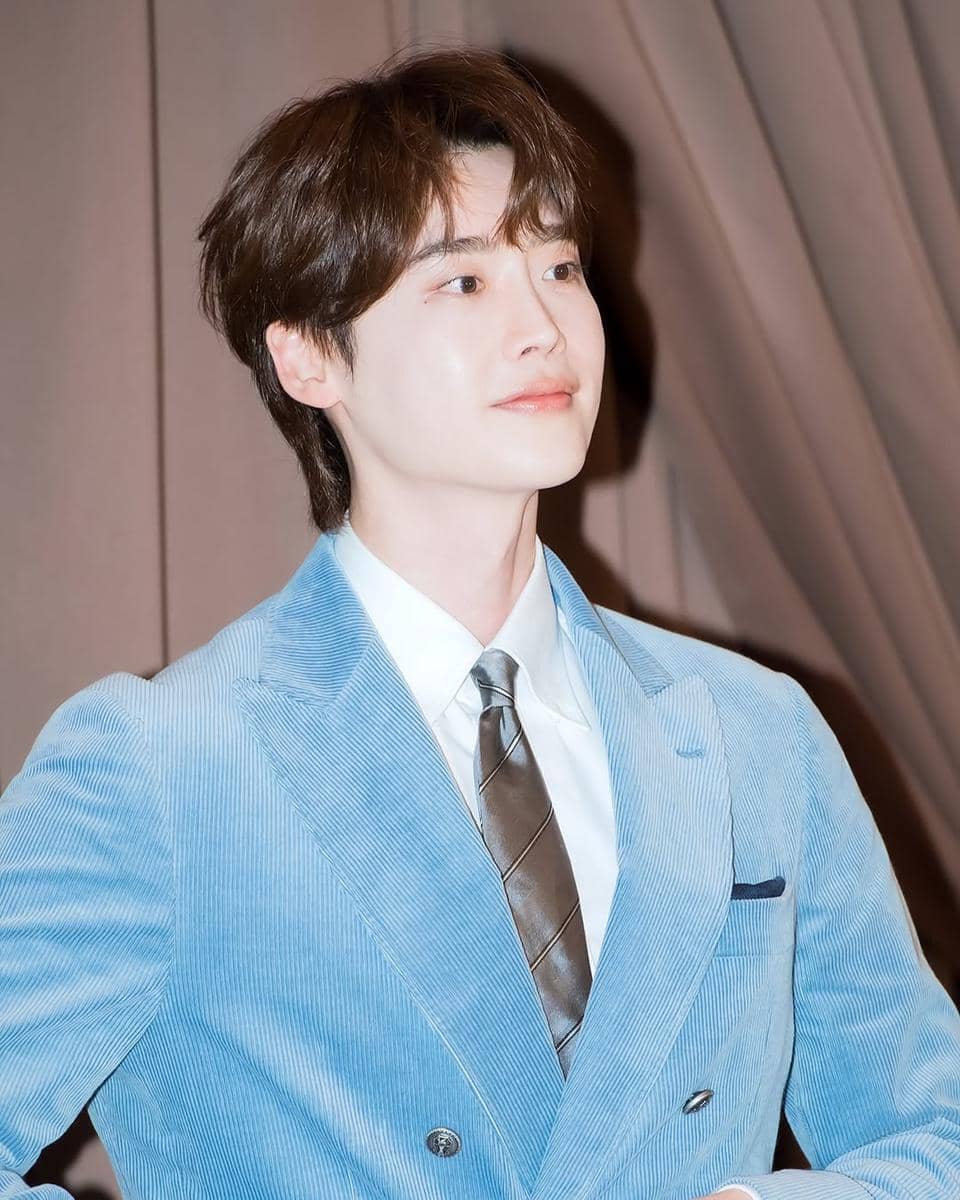 Potret Lee Jong Suk