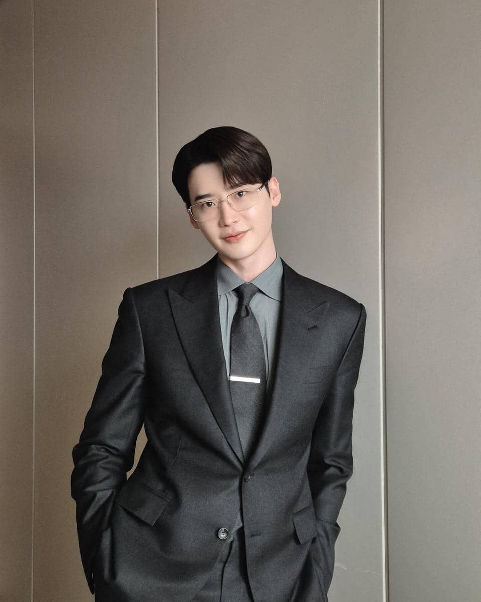 Potret Lee Jong Suk
