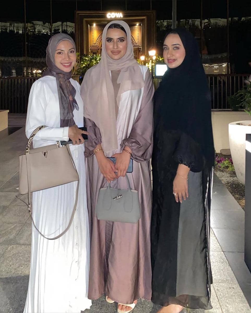 OOTD hijab buat bukber ala Ratna Galih