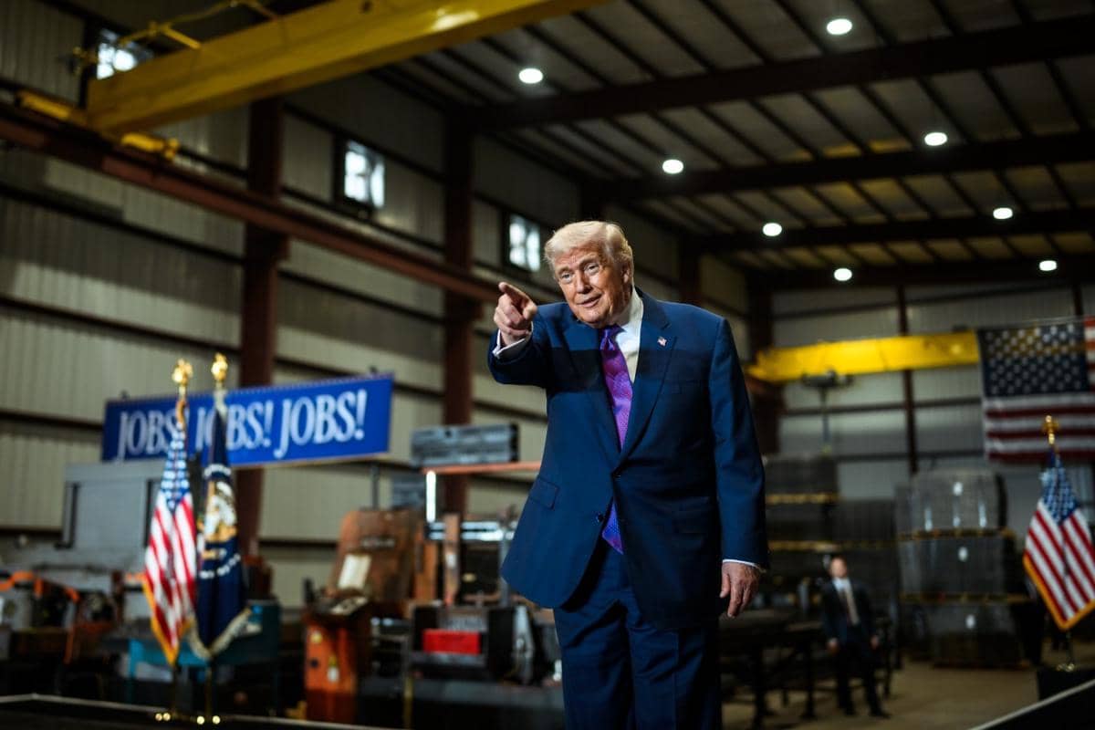 Pakar: Pemerintah Harus Amankan Data Sebelum Tarif Trump Berlaku