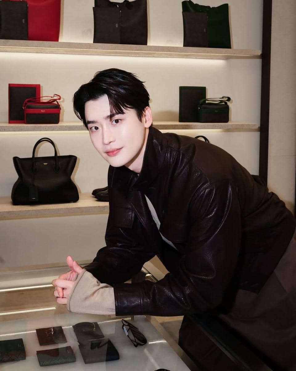 Potret Lee Jong Suk