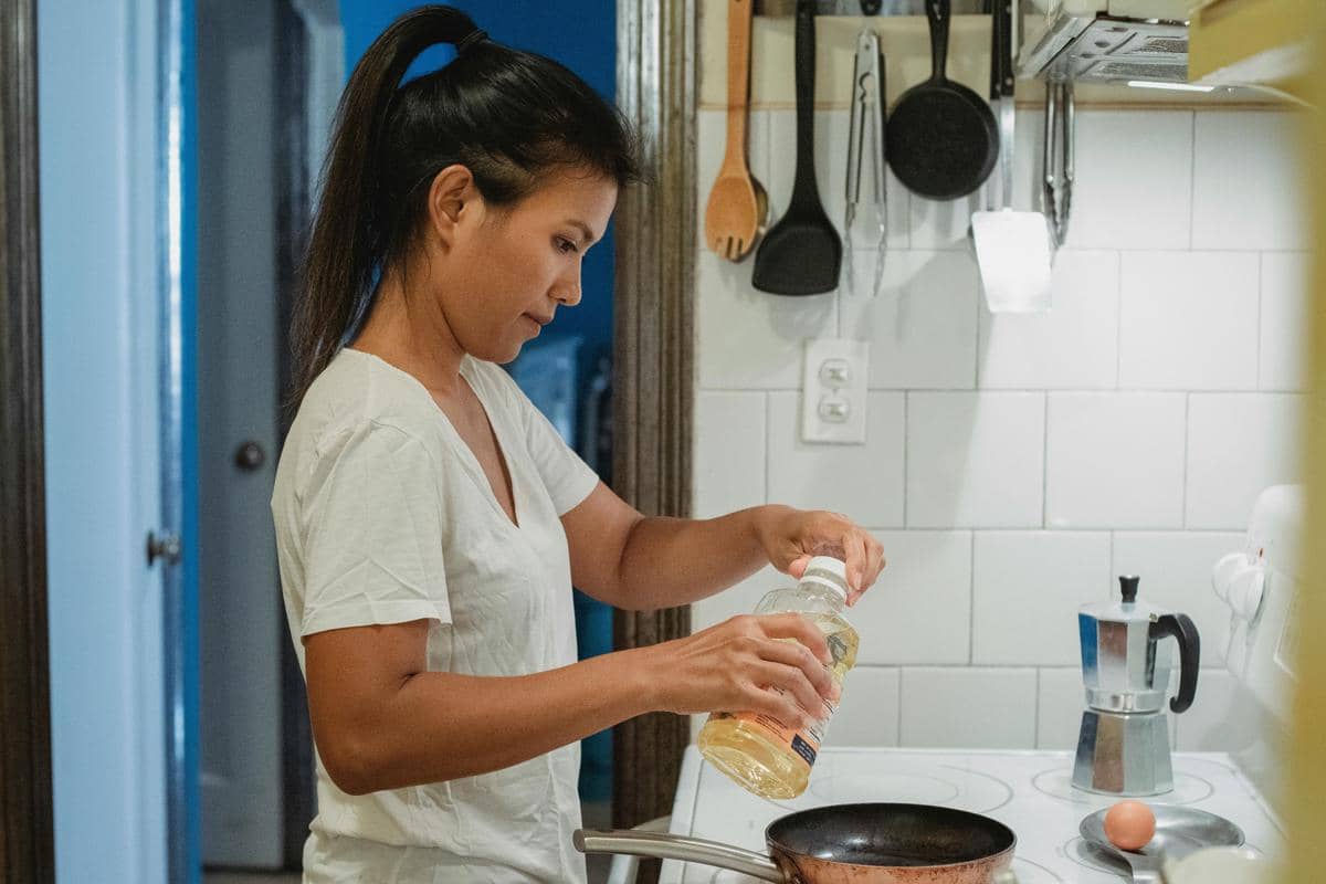 ilustrasi orang memasak