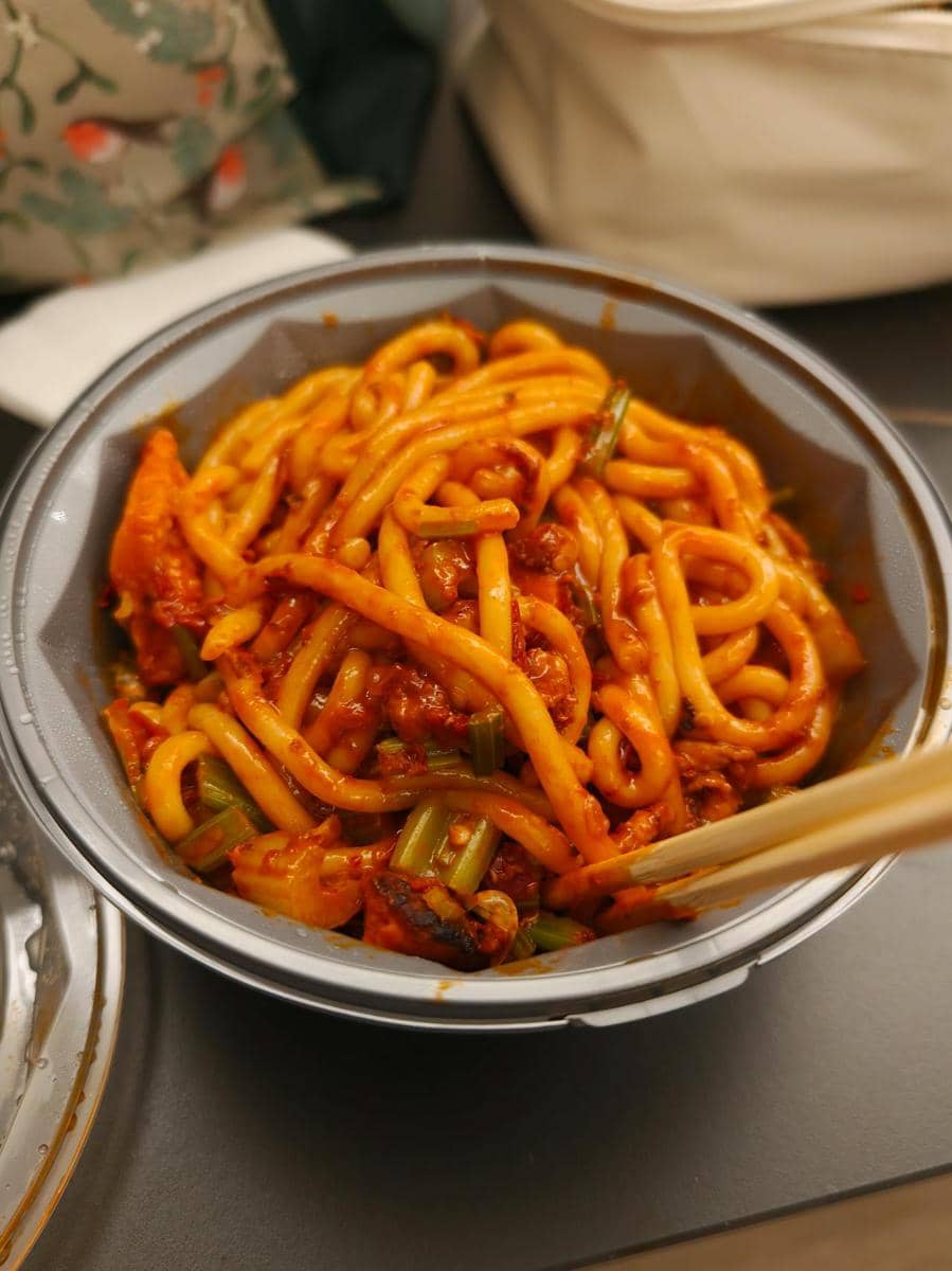 ilustrasi mie sarden