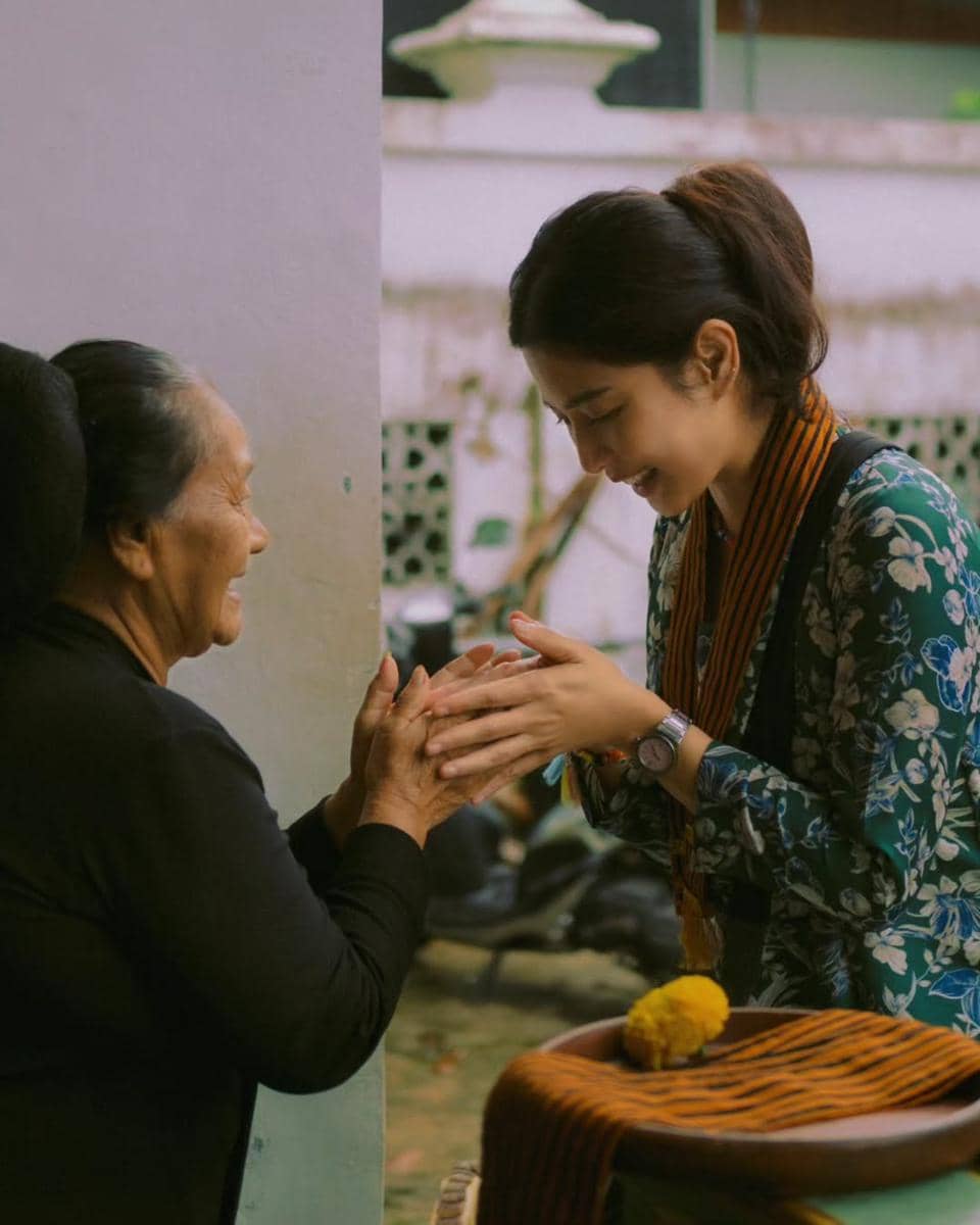 Dian Sastrowardoyo berlibur ke Yogyakarta