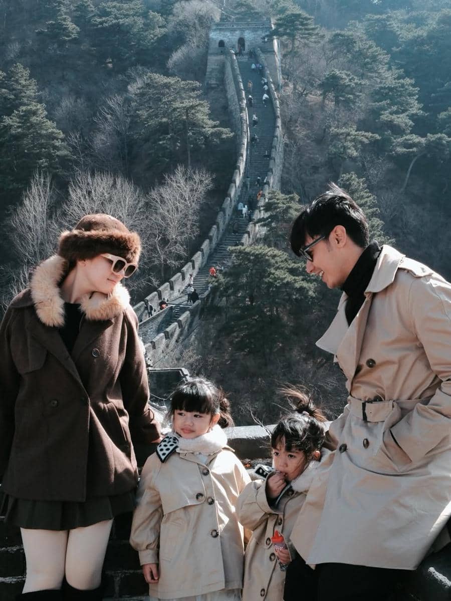 Keluarga Felicya Angelista ke Tembok Besar China