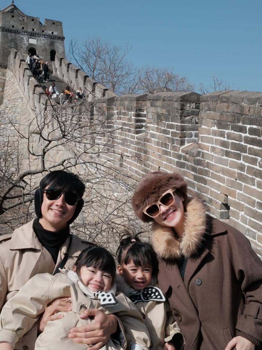 Keluarga Felicya Angelista ke Tembok Besar China