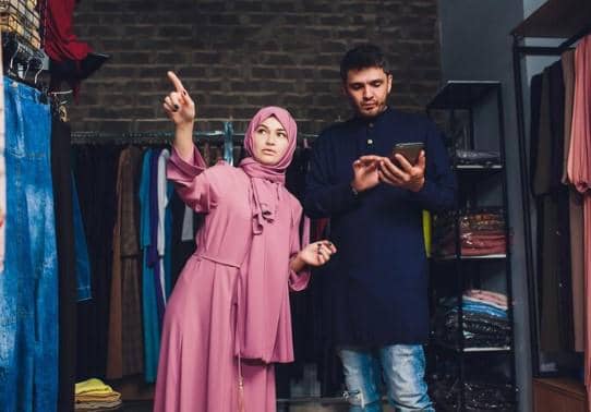 ilustrasi membeli baju lebaran