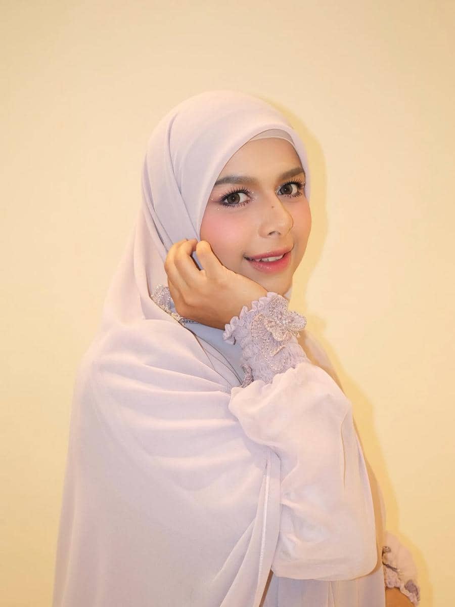 Inspirasi makeup ala Dilla Jaidi 