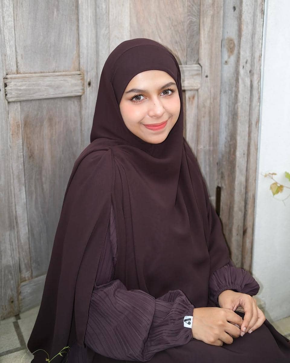 Inspirasi makeup ala Dilla Jaidi