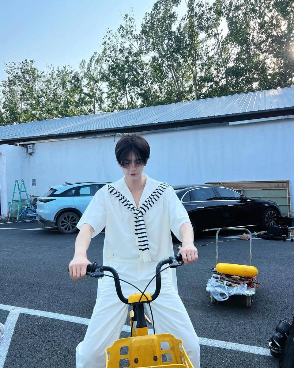 Mix and Match Busana Zhang Ling He