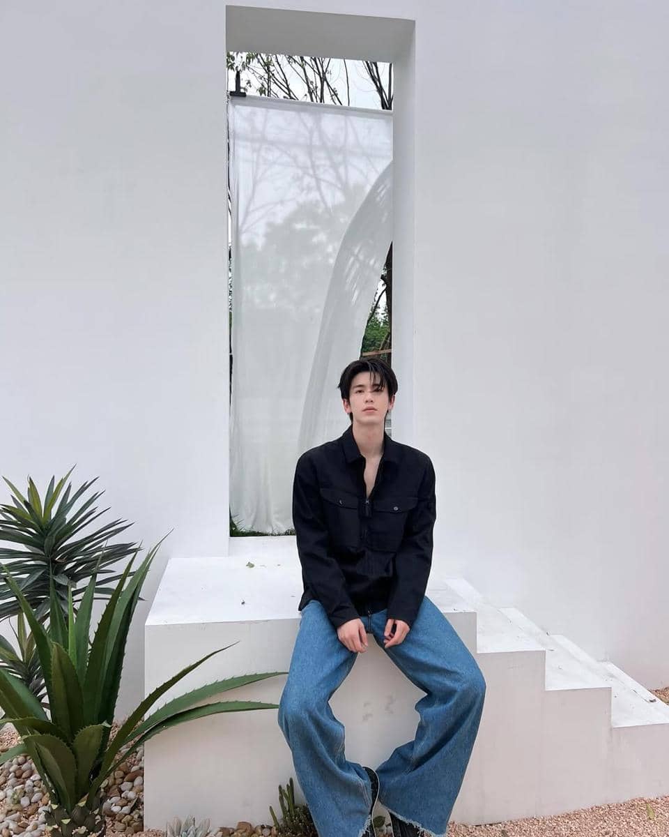 Outfit Busana Zhang Ling He