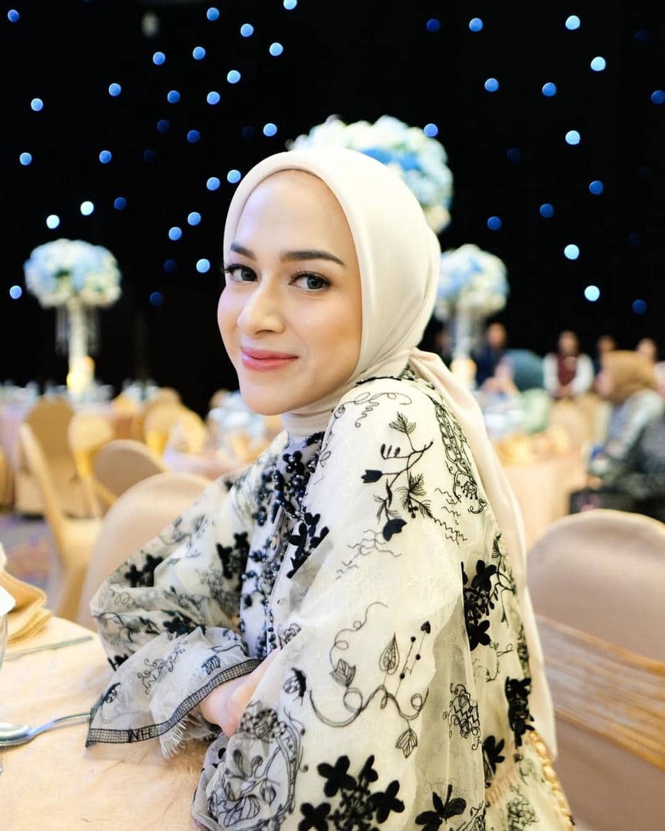 ide makeup bukber ala Nina Zatulini