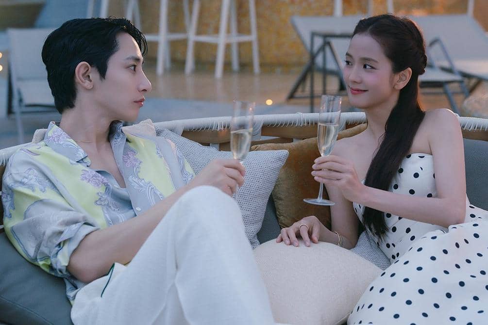 8 Momen Jisoo BLACKPINK Bareng Teman Kencannya di Boyfriend on Demand