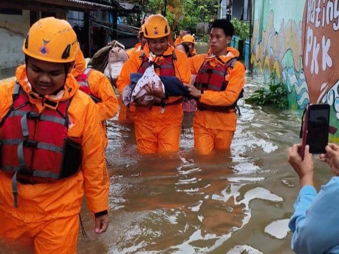 Sejumlah Titik di Makassar Terendam Banjir, BPBD Evakuasi Warga 