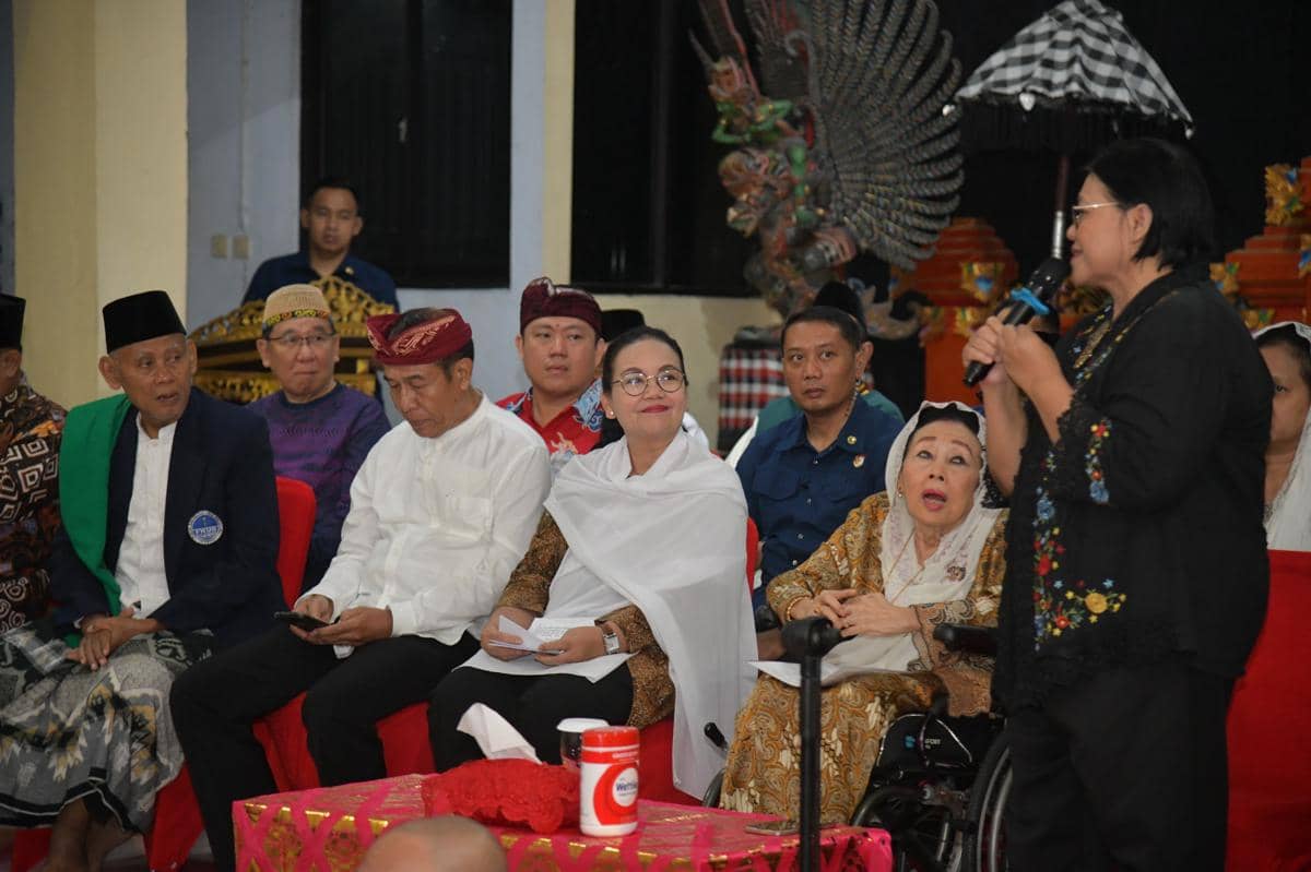 Komunitas di Semarang Sahur di Pura Giri Natha, Hadir Sinta Nuriyah 