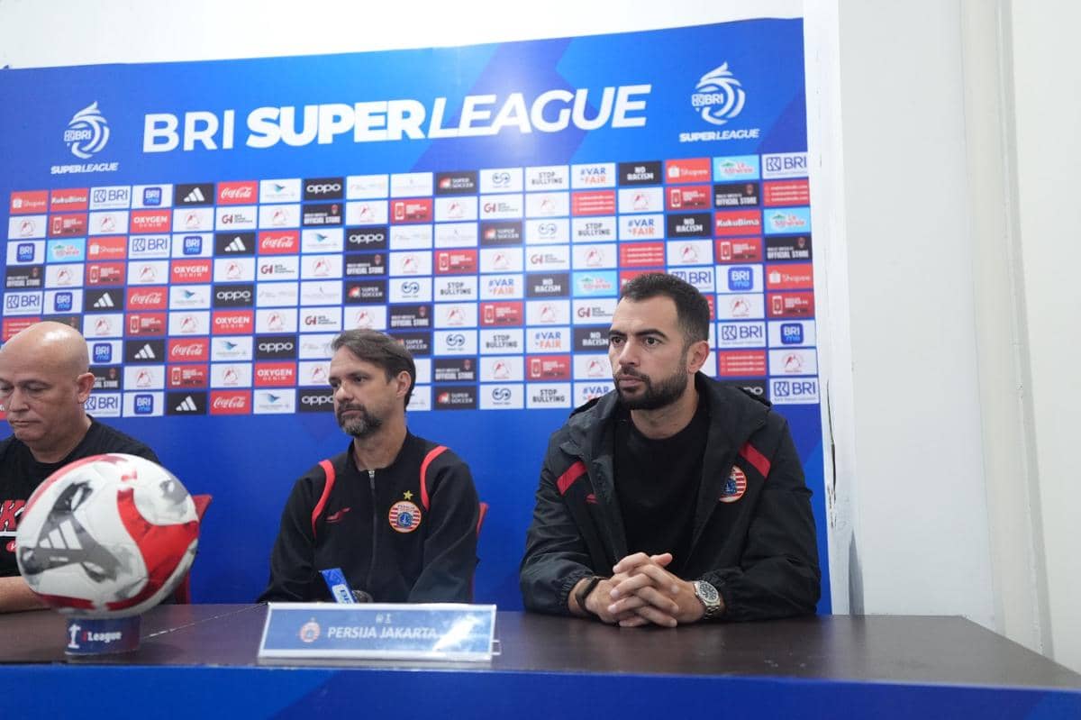 Persija dalam sesi jumpa pers jelang lawan Malut United