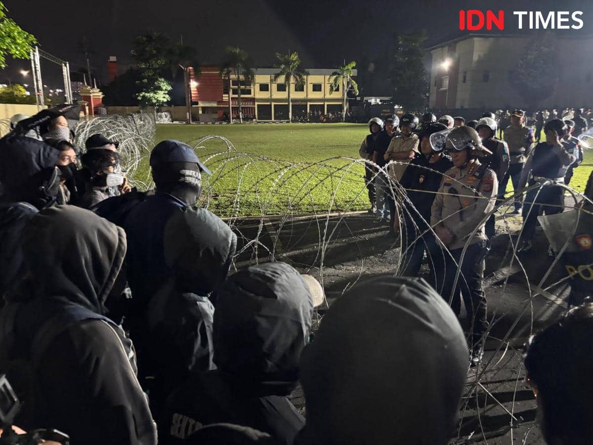 Geruduk Mapolda DIY, Massa Aksi Pertanyakan Reformasi Polri