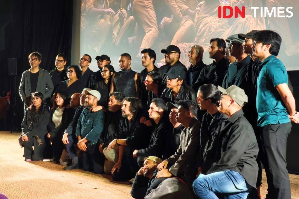 Joko Anwar bersama para cast dan crew Ghost in the Cell saat press conference di Jakarta, Senin (23/2/2026)