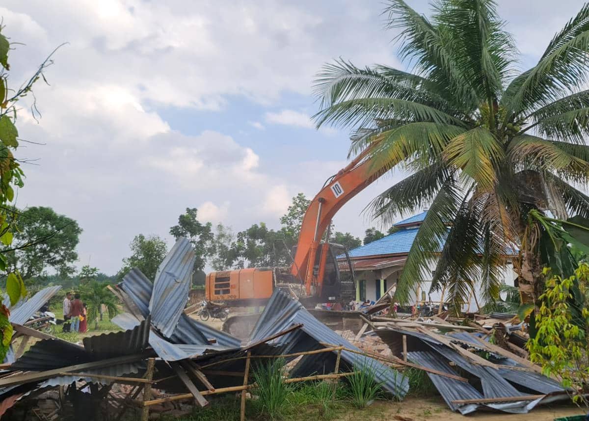 Pengrusakan yang dilakukan alat berat . (Dok. KTPHS)