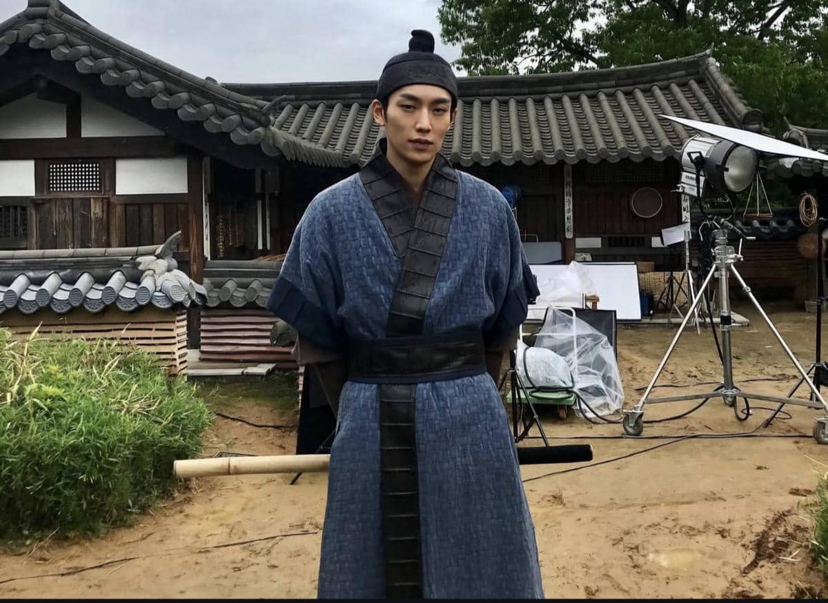 Lee Ki Taek di drama Moonshine