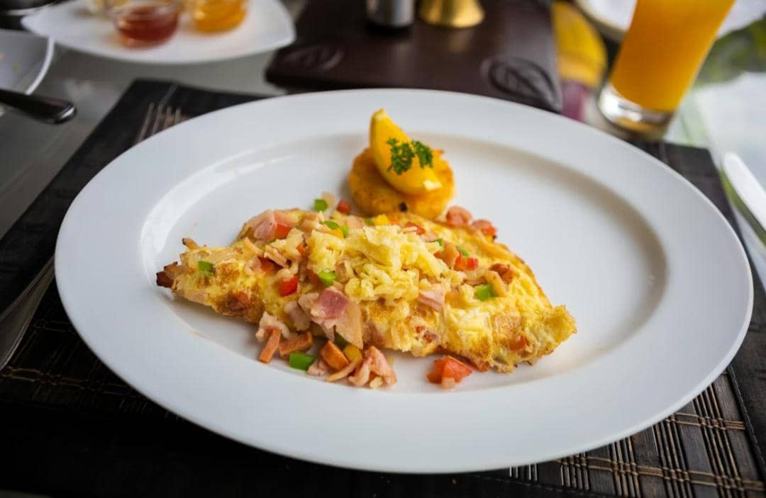 ilustrasi omelet jamur