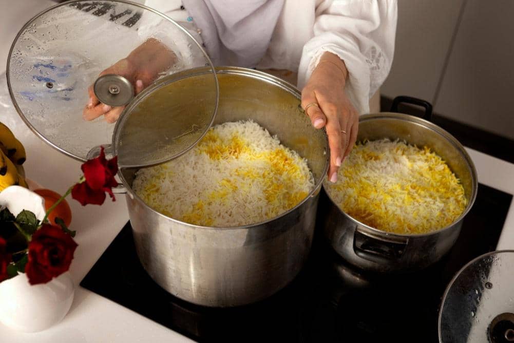 ilustrasi masak nasi