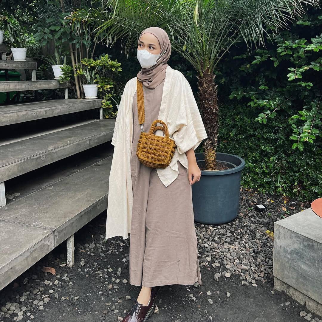 inspirasi style ala Indy Ratna