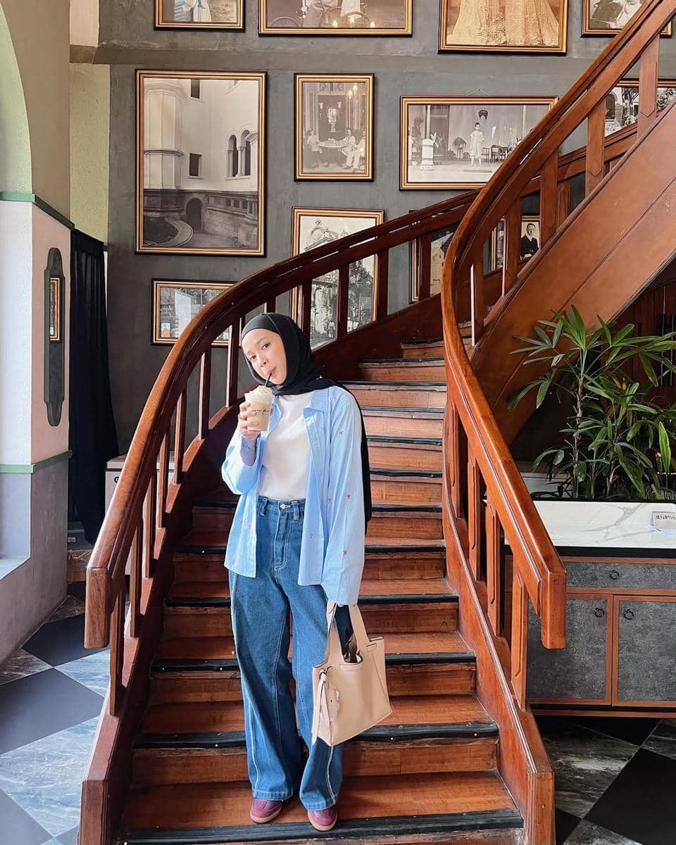 Outfit ala Indy Ratna