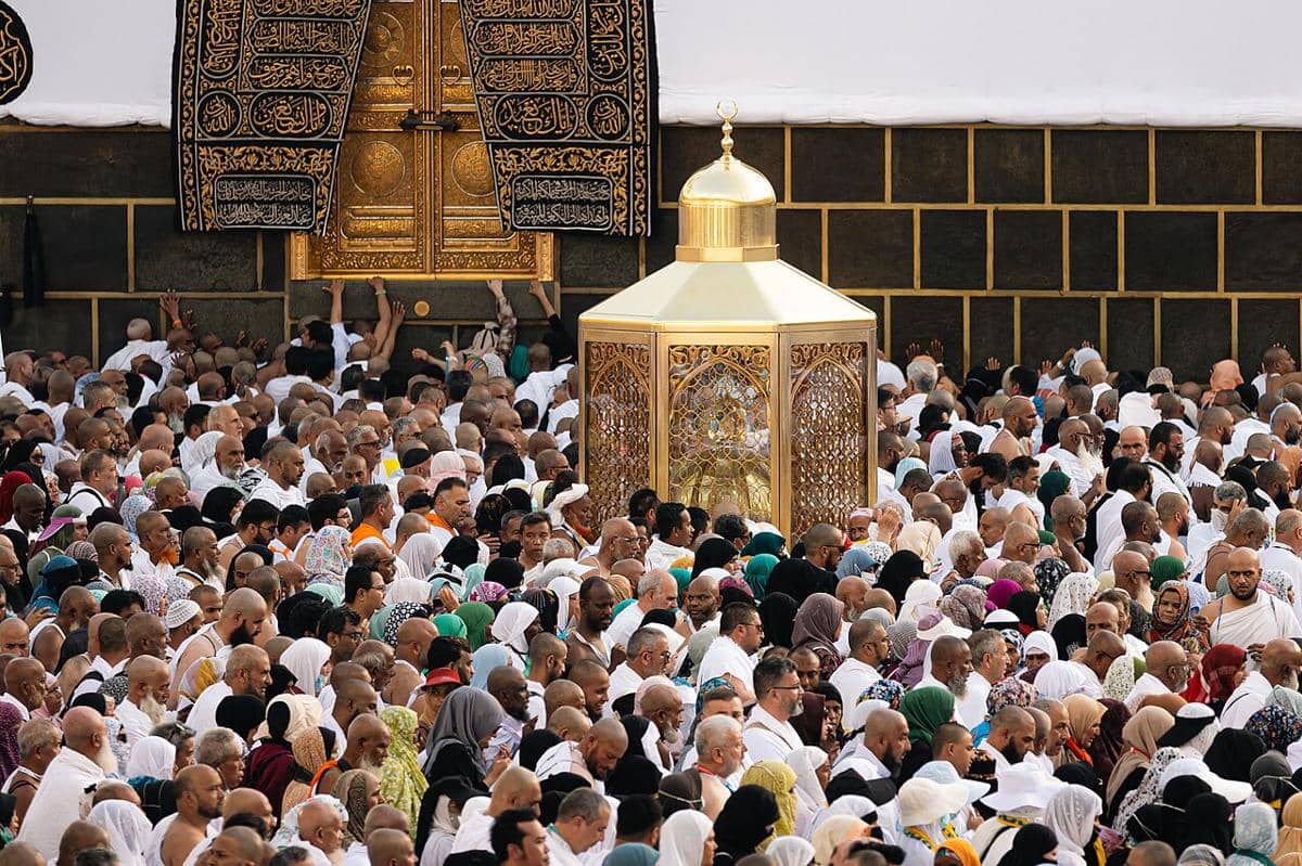 Suasana di sekitar Maqam Ibrahim di Masjidil Haram, Makkah, Arab Saudi.
