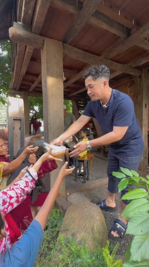 Ulang Tahun ke-4 Ameena Bersama Anak Yatim Piatu (instagram.com/attahalilintar)