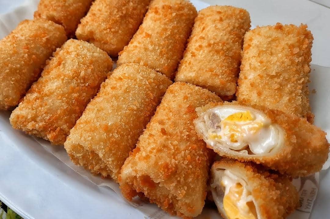 ilustrasi risol sosis telur mayo