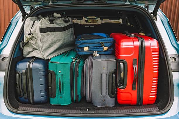 ilustrasi bagasi mobil 