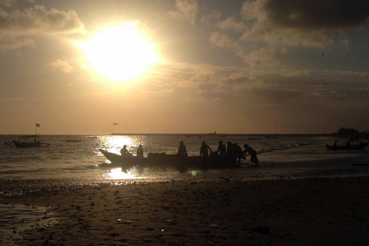 suasana sore di Pantai Jimbaran