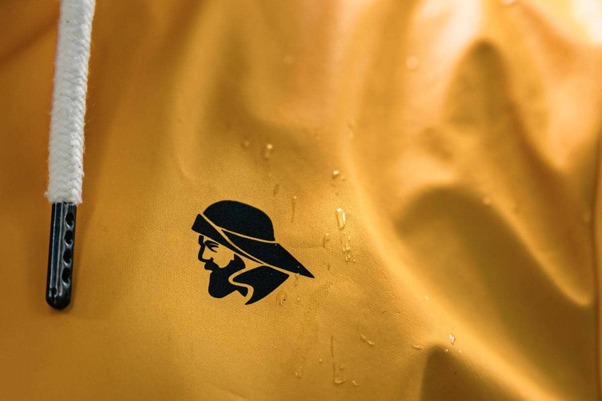 ilustrasi jaket anti air 