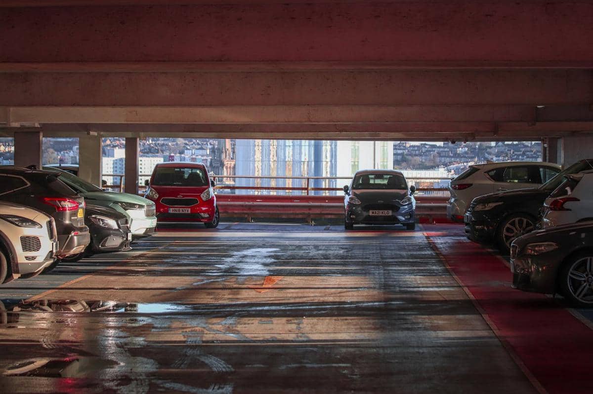 ilustrasi tempat parkir