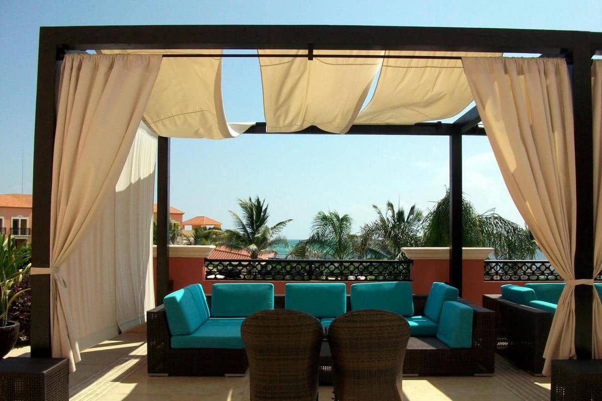 7 Inspirasi Desain Rooftop Minimalis, Estetik dan Fungsional!