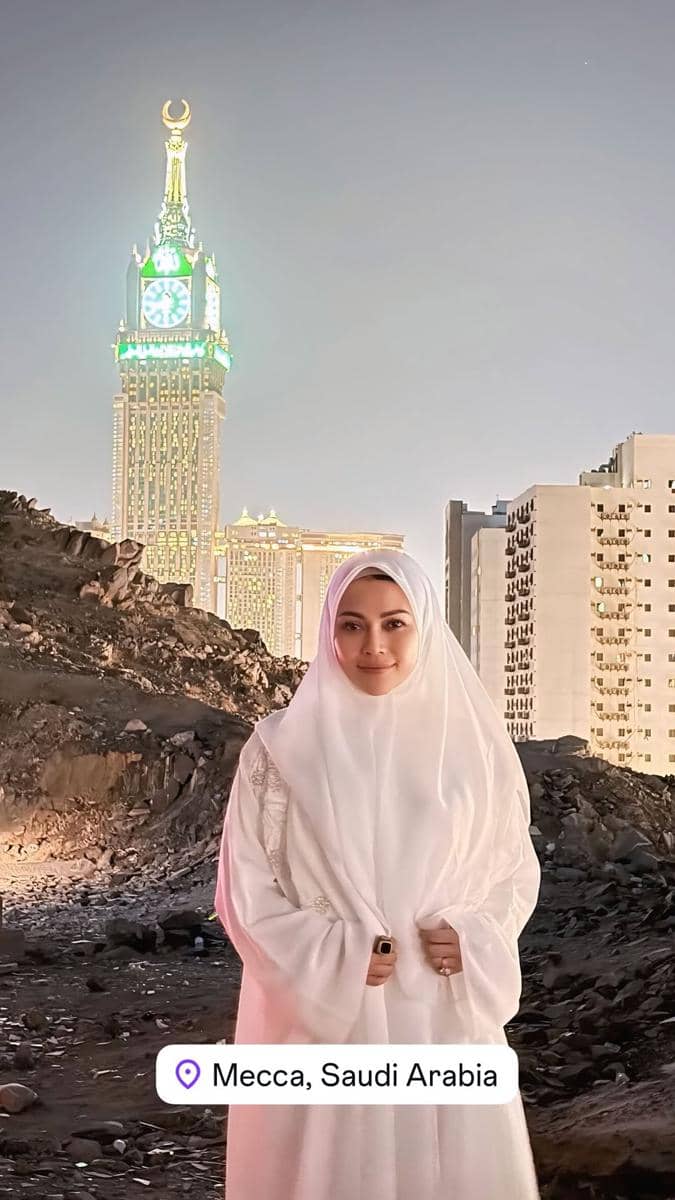 Keluarga Charly van Houten umrah saat Ramadan 2026
